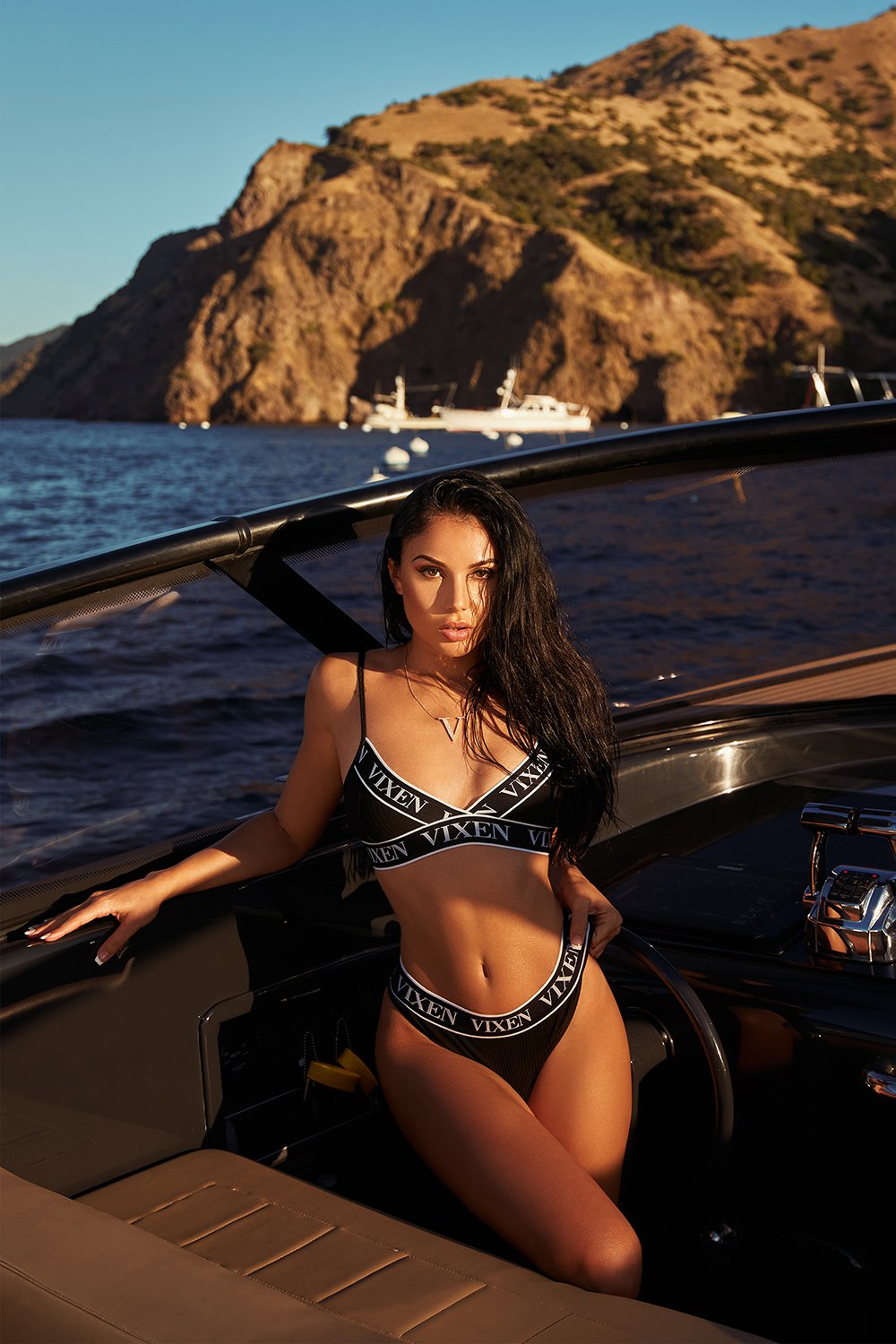 Vixen Icon Thong Panty (Noir) Lingerie VIXEN